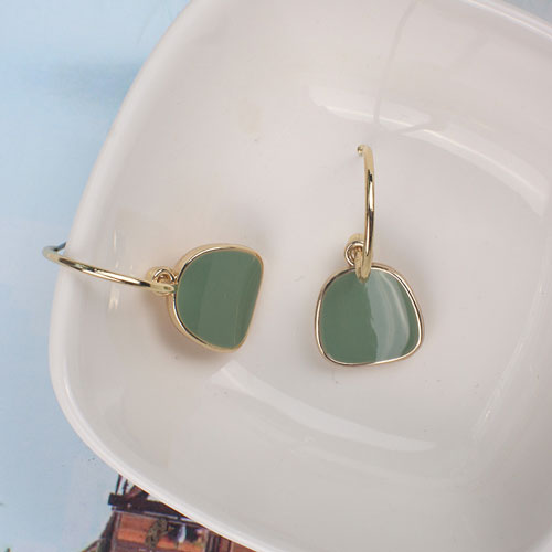 Manxiuni 2020 new ladies earrings fashion Simple earrings pendant acrylic metal earrings women's party dating jewelry