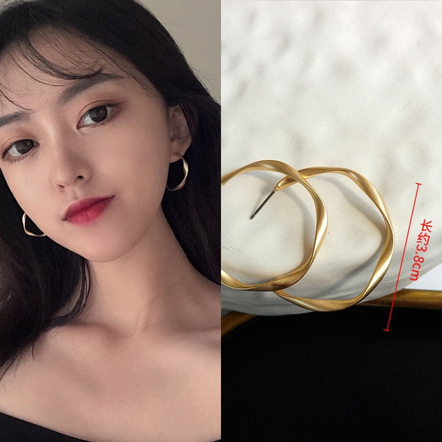 Fashion Statement Earrings 2019 New Geometric Matte Gold earrings For Women Hanging Dangle Earrings Drop Earring modern Jewelry