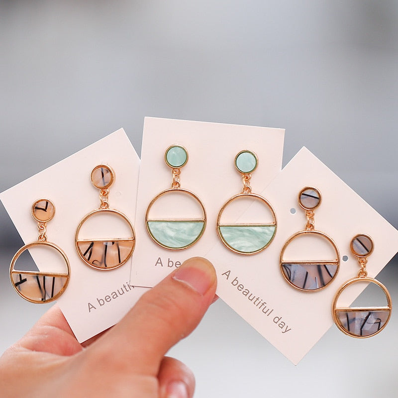 2019 nuevos pendientes de mujer de Color Metal Simple encanto hueco geométrico colgante pendientes adecuado para el regalo de amante de la joyería de invierno